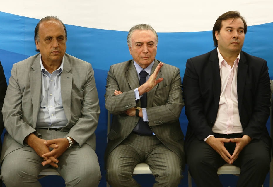 Com Maia e Pezão, Temer inaugura centro de radiocirurgia no Rio