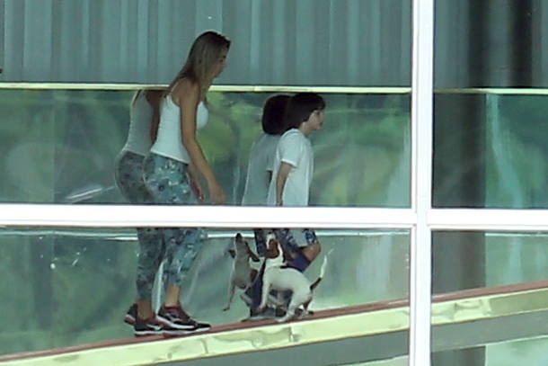 Temer recebe ministros, e Marcela brinca com filho em 1º dia no Alvorada