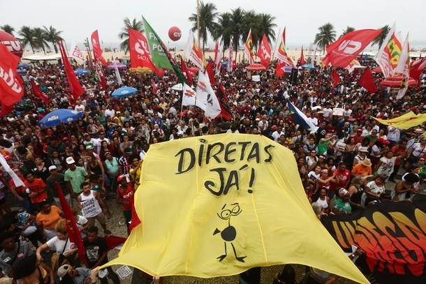 Resultado de imagem para Multidão no Rio protesta contra Michel Temer e pede eleições diretas