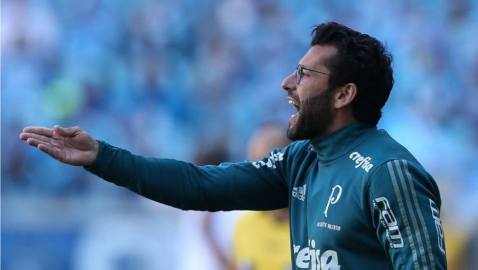 Em 3 jogos no Palmeiras, interino Valentim acaba com o 'chutão'