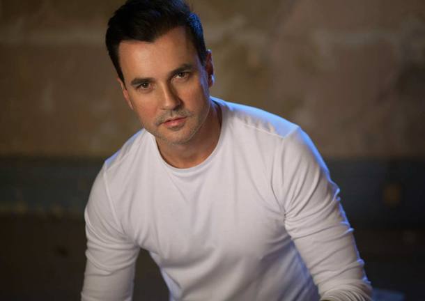 O cantor e compositor Tommy Page