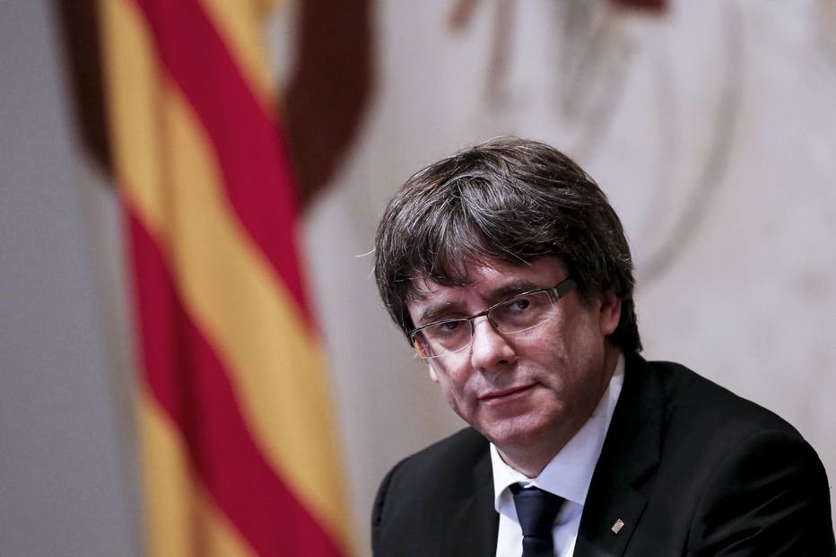 Catalunha desafia Espanha e declara independência - Internacional - Estadão