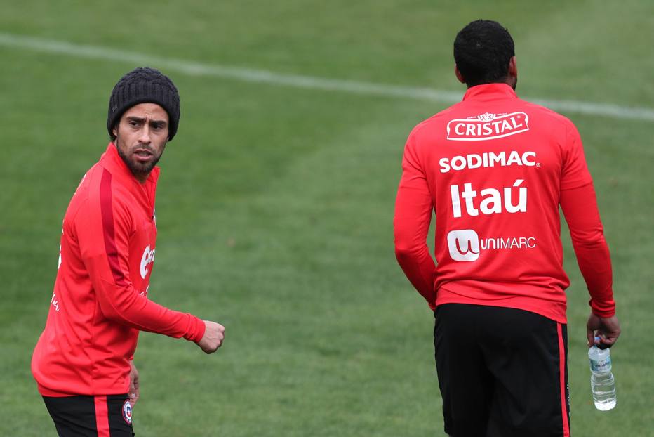 Valdivia reencontra a torcida e o técnico que o recebeu no Palmeiras
