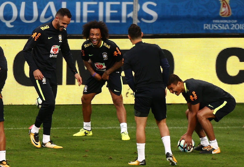 Marcelo em treino da seleção
