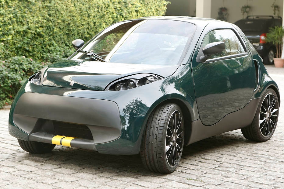  O Obvio 828 é um projeto que surgiu como um minicarro nacional com mecânica Volkswagen, mas que atualmente passou para um carro elétrico utilizado em sistema de compartilhamento de carros, o 