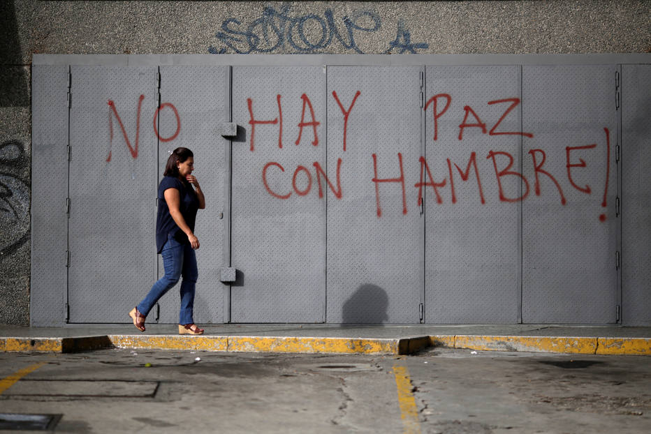 Dia de greve geral na Venezuela tem ruas bloqueadas e protestos 