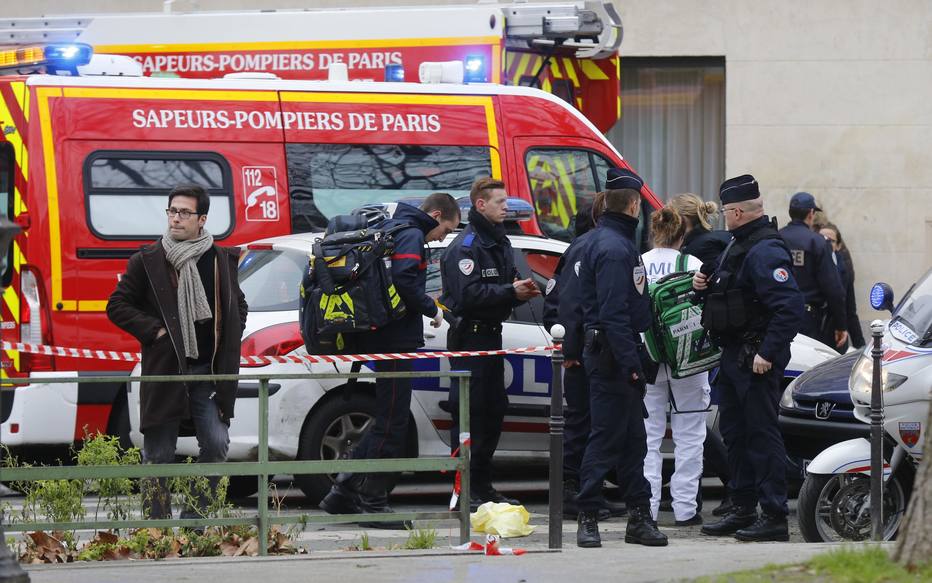 Poliviais se dirigiram rapidamente Ã  cena do ataque Ã  revista Charlie Hebdo, no centro de Paris 
