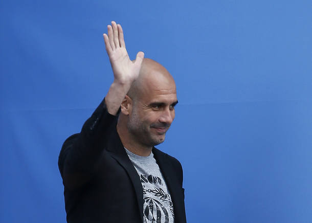 Guardiola diz que City comprou gols ao acertar com Gabriel Jesus