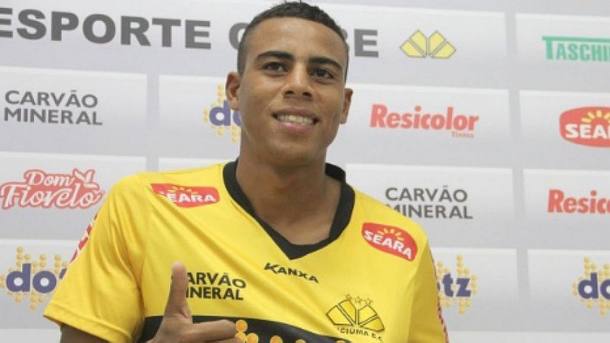Corinthians tenta última cartada por Gustavo, do Criciúma