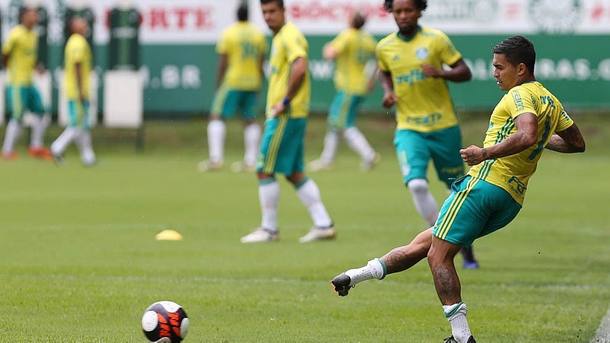 Palmeiras faz testes para tentar suprir falta de Gabriel Jesus