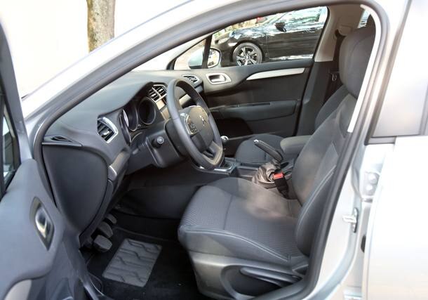 Comparativo: Honda Civic Sport x Citroën C4 Lounge THP