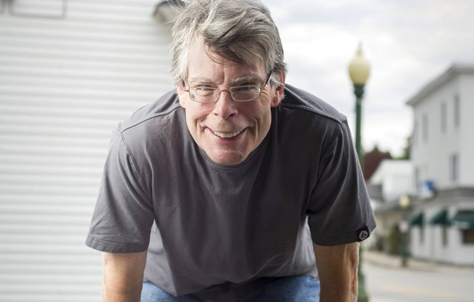 Stephen King est&aacute; em alta com novo livro, HQ e relan&ccedil;amentos
