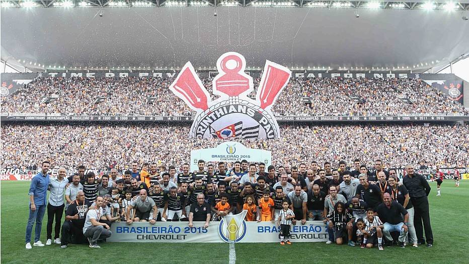 Corinthians posa para foto antes da bola rolar em Itaquera