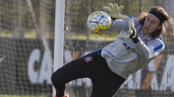 Corinthians só mantém três titulares da conquista de 2015