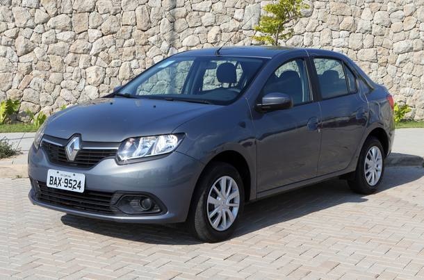 Chevrolet Prisma LT X Renault Logan Expression