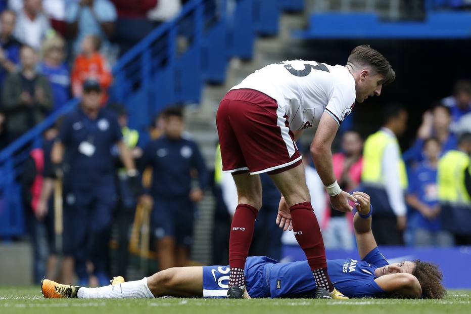 ctv-xzc-chelsea-david-luiz-burnley-12-08-2017-ian-kignton-afp