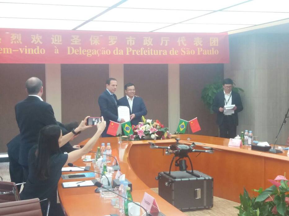 Doria anuncia nova PPP e recebe doações de câmeras e drones chineses