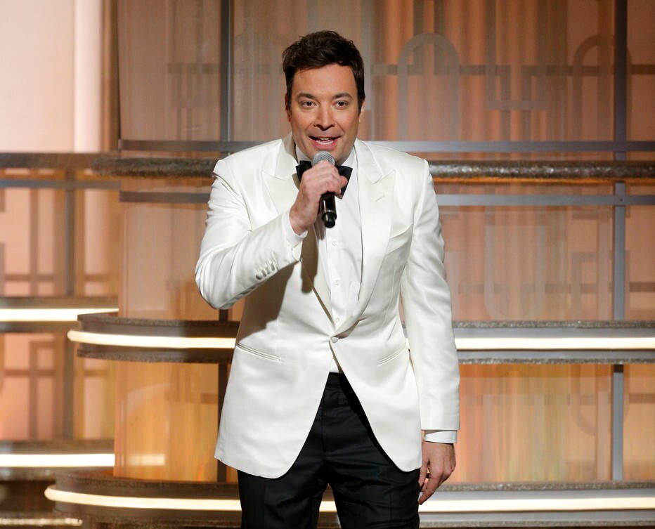 Jimmy Fallon faz refer&ecirc;ncia a Donald Trump em piadas no Globo de Ouro