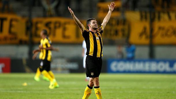 Palmeiras traça perigos do Peñarol e alerta para jogada aérea