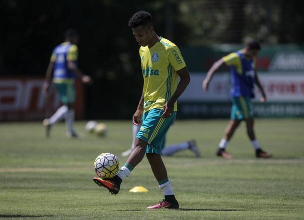 Por pré-temporada com elenco do Palmeiras, Vitinho não jogará a Copa São Paulo