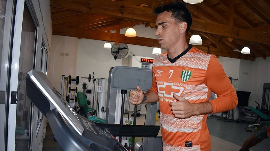 Palmeiras fecha acordo com Banfield e empresta Mouche pela quarta vez