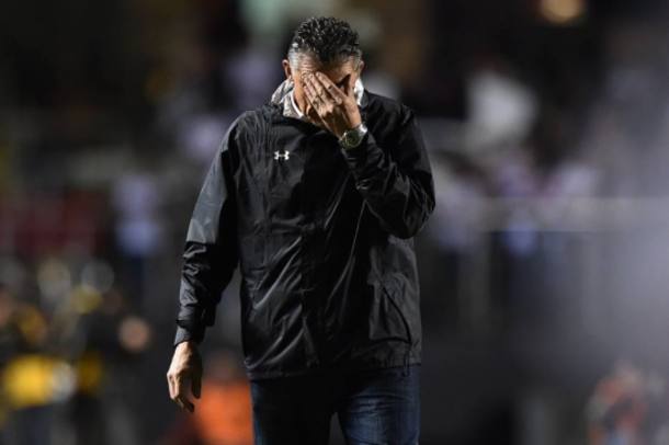 Bauza confirma interesse em atacantes do Palmeiras, mas vê negociação difícil