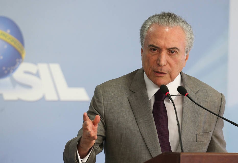 Temer anuncia projeto de lei para regulamentar direito de greve