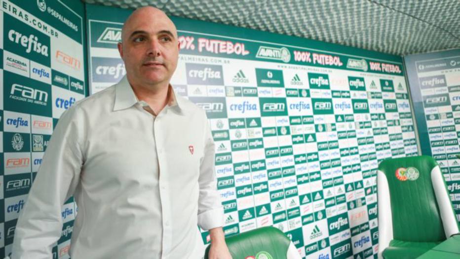 Maurício Galiotte desconversa sobre saída de Cuca durante coletiva