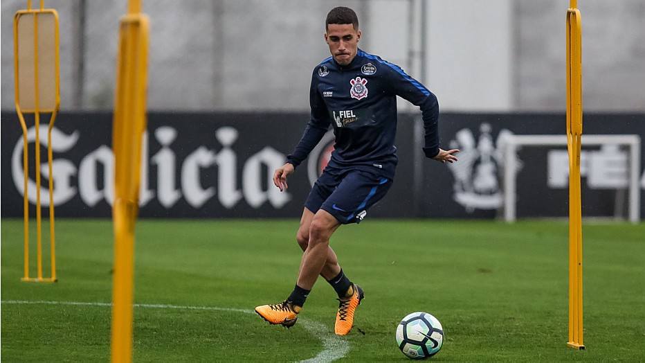 Gabriel diz que Corinthians pode amadurecer com a derrota para a Chapecoense