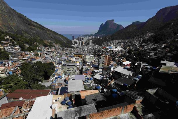 PCC envia fuzis para facção aliada na Rocinha