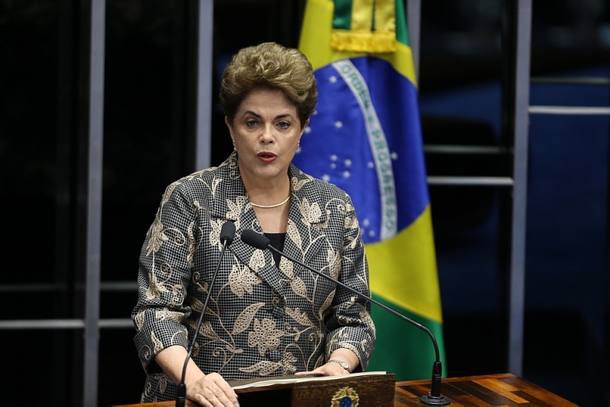 A presidente afastada Dilma Rousseff faz sua defesa no Senado
