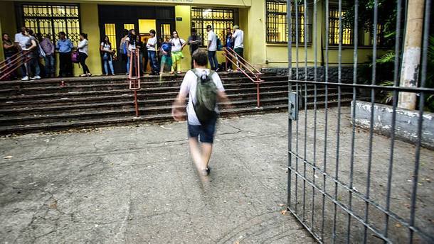 Alckmin reduz número de vice-diretores, mediadores e coordenadores nas escolas