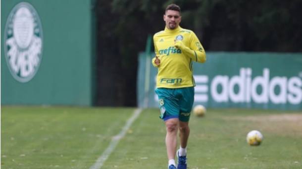 Moisés volta a treinar no Palmeiras e deve ser a novidade para domingo