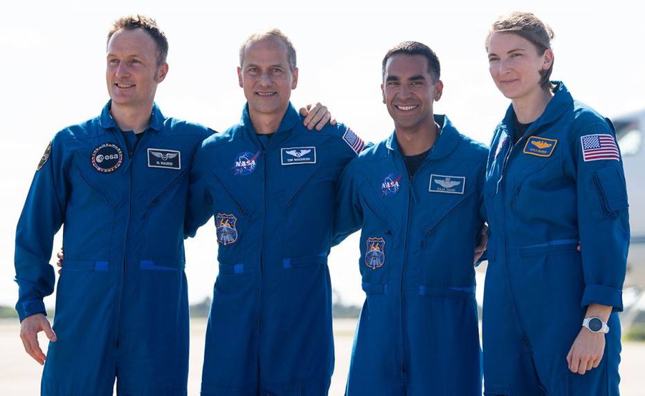 Quatro astronautas da missão Crew 3 retornam à Terra após seis meses