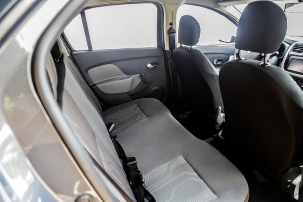 Chevrolet Prisma LT X Renault Logan Expression