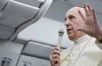 Francisco foi o primeiro papa a usar dados científicos num documento de ensino quando classificar o aquecimento global como um grande problema criado pelo homem por meio do excesso de consumo. No documento, Francisco denunciou um sistema econômico mundial "estruturalmente perverso" e baseado na busca pelo lucro, que explora os pobres e arrisca transformar a Terra numa "imensa pilha de lixo".
