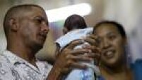 A recente epidemia de zika, que já afeta mais de 30 países, pode ter relação com o aumento de casos de nascimentos de bebês com microcefalia no Brasil. Pelo risco, a OMS declarou emergência de saúde pública internacional.