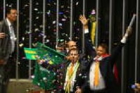 O deputado Paulinho da Força usou o seu tempo para cantar uma paródia de Para Não Dizer Que Não Falei das Flores, de Geraldo Vandré, para criticar o governo de Dilma