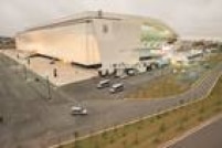 Fachada mostra que muita coisa ainda não foi feita do lado de fora da Arena Corinthians