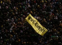 Manifestantes levaram faixas pedindo o impeachment de Dilma