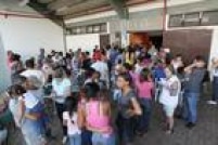 Moradores são cadastrados por equipes da prefeitura de Mariana