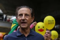 O presidente da Fiesp Paulo Skaf defendeu nesta tarde a renúncia da presidente como caminho 'menos traumático' para o fim da crise política no Brasil