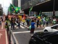 Manifestantes começaram a se reunir no centro de São Paulo ainda durante o dia