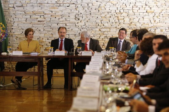 Dilma Rousseff durante a&nbsp;reunião ministerial na Granja do Torto