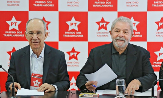 Ex-presidente Lula e presidente nacional do PT, Rui Falcão, na sede do partido em São Paulo