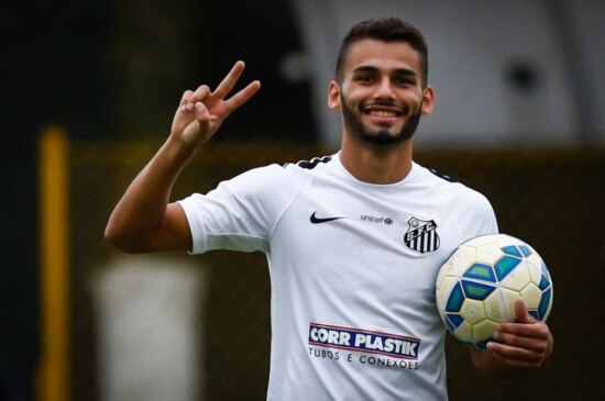Palmeiras faz proposta por volante e desagrada diretoria do Santos