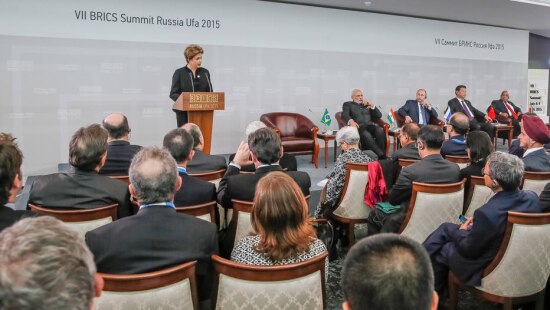 Na reunião da cúpula do Brics, Dilma Rousseff voltou a evocar problemas externos como explicação para a crise