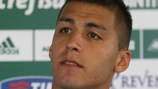 Tobio comemora por ter ficado no Palmeiras após propostas do Boca