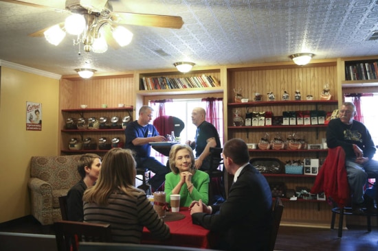 Hillary faz campanha em Le Claire, no Estado de Iowa Doug 