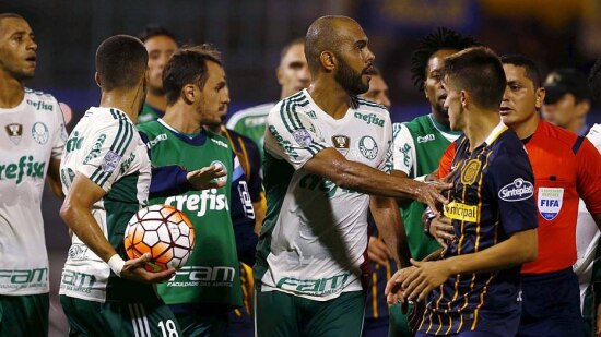 Fernando Prass critica arbitragem e diz acreditar em vaga